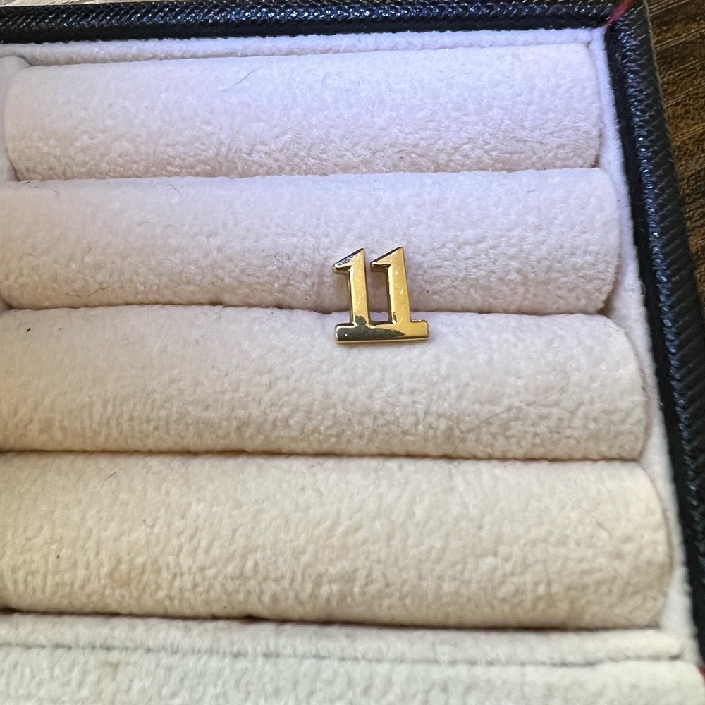 Logan Hollowell solid 14k gold 11 stud